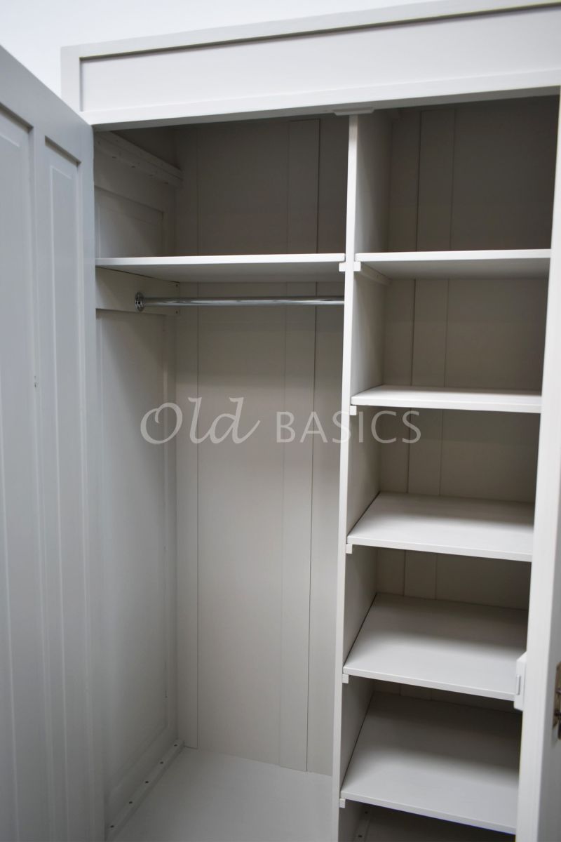 Detail van Linennkast Plage, 3 deuren, RAL7044, grijs, materiaal hout